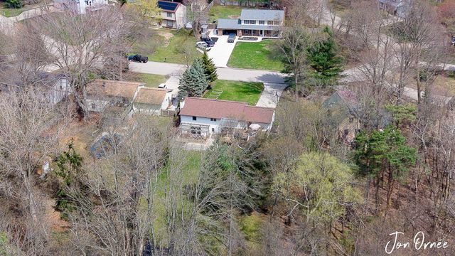 14155 Deer Cove Drive, Holland, MI 49424