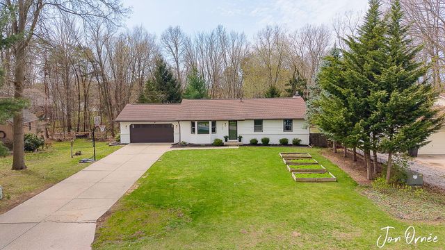 14155 Deer Cove Drive, Holland, MI 49424