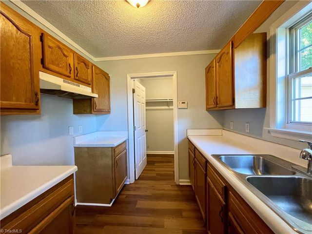 797 Carrieland Drive, Greensboro, NC 27405