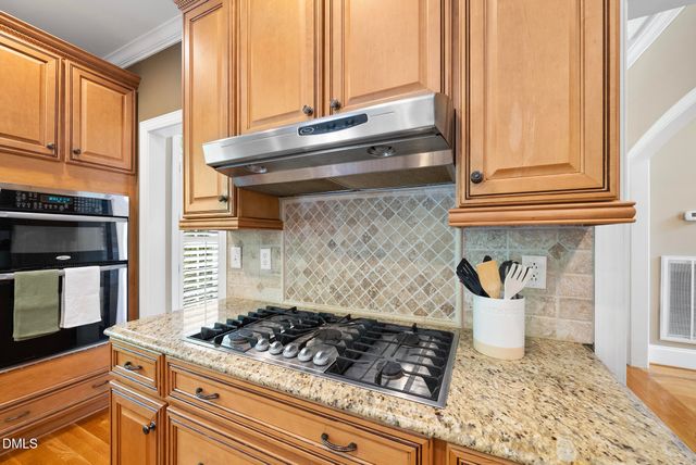212 Middlecrest Way, Clayton, NC 27527