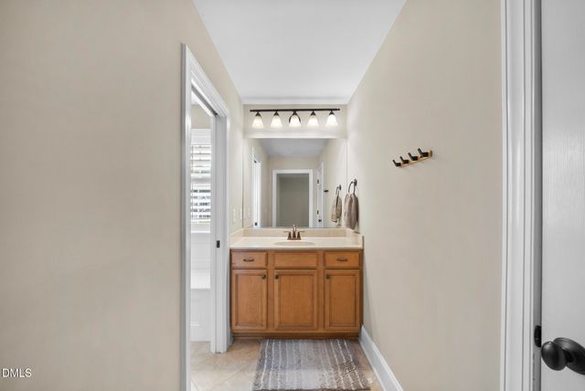 212 Middlecrest Way, Clayton, NC 27527