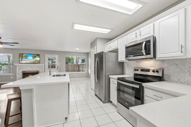 19 Timberstar St Street, The Woodlands, TX 77382