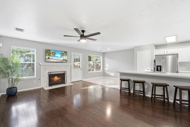 19 Timberstar St Street, The Woodlands, TX 77382