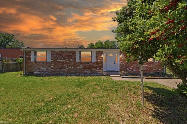 1903 Demetro DR, Hampton, VA 23663