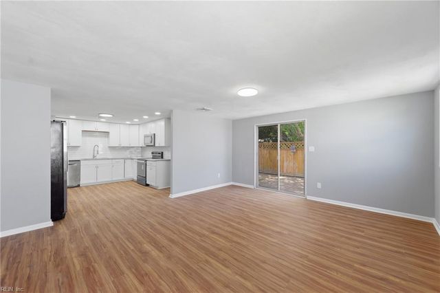 1903 Demetro DR, Hampton, VA 23663