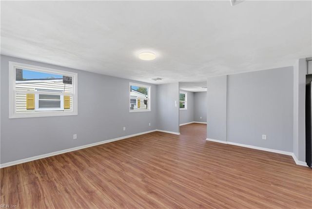 1903 Demetro DR, Hampton, VA 23663