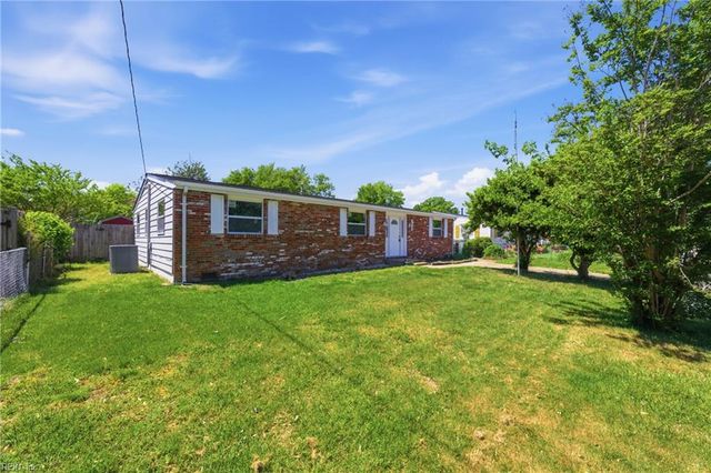1903 Demetro DR, Hampton, VA 23663