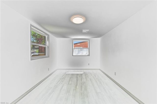 1903 Demetro DR, Hampton, VA 23663