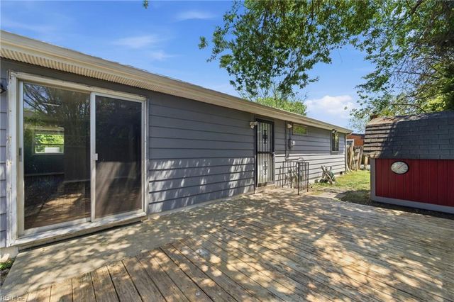 1903 Demetro DR, Hampton, VA 23663