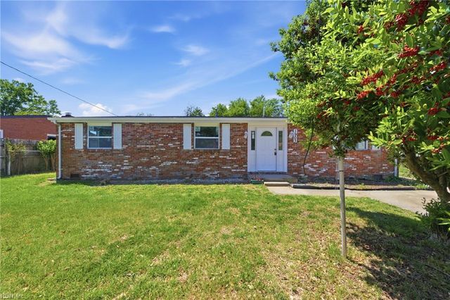 1903 Demetro DR, Hampton, VA 23663