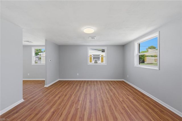 1903 Demetro DR, Hampton, VA 23663