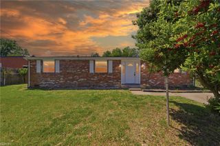1903 Demetro DR, Hampton, VA 23663