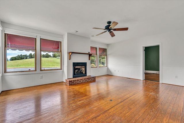 341 Springwood RD, Fincastle, VA 24090