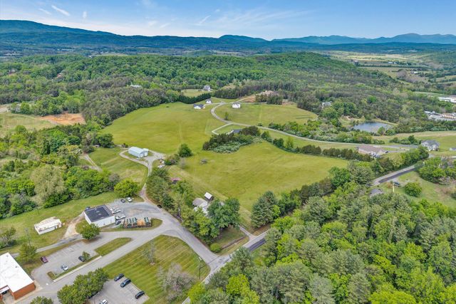341 Springwood RD, Fincastle, VA 24090