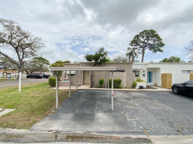2242 PINEWOOD VILLAS DRIVE, Holiday, FL 34691
