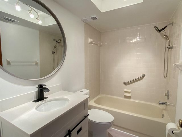2242 PINEWOOD VILLAS DRIVE, Holiday, FL 34691