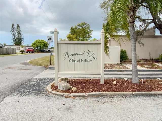 2242 PINEWOOD VILLAS DRIVE, Holiday, FL 34691