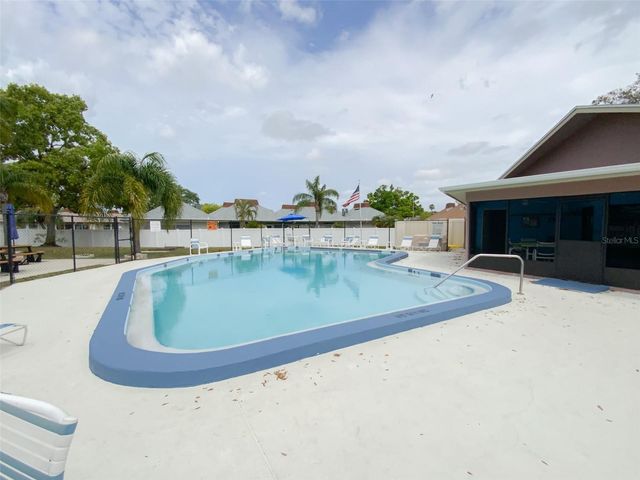 2242 PINEWOOD VILLAS DRIVE, Holiday, FL 34691