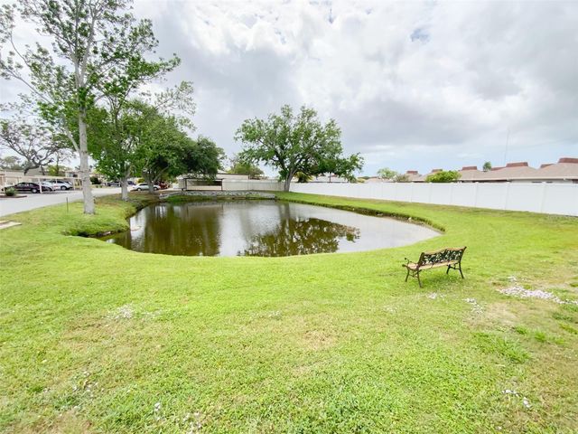 2242 PINEWOOD VILLAS DRIVE, Holiday, FL 34691