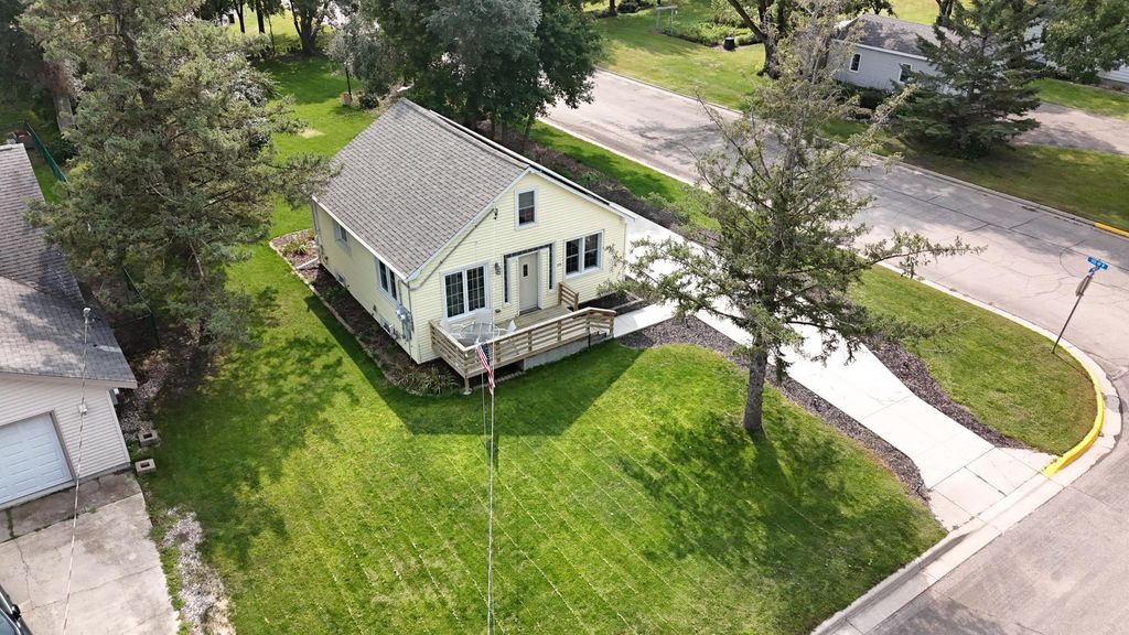215 W Pike Street, Osakis, MN 56360