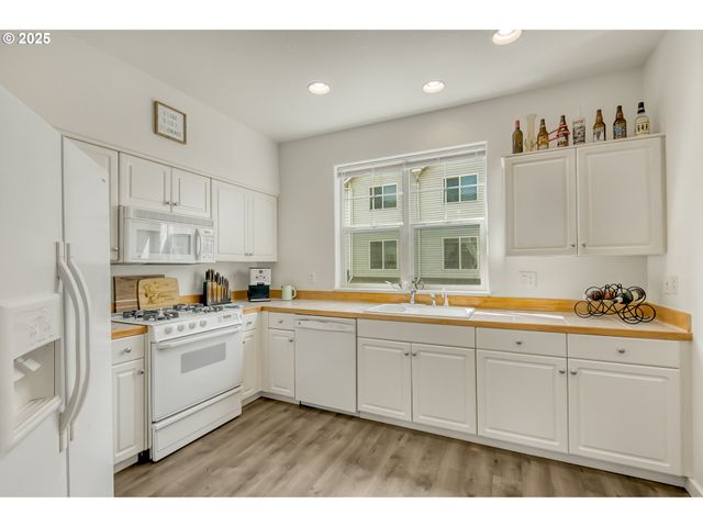 11220 Sw BUFFALO Pl, Portland, OR 97223