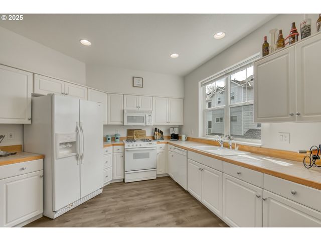 11220 Sw BUFFALO Pl, Portland, OR 97223