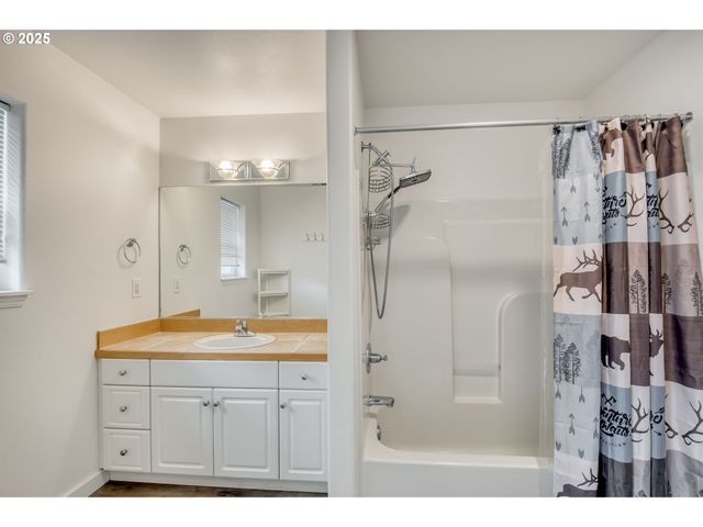 11220 Sw BUFFALO Pl, Portland, OR 97223