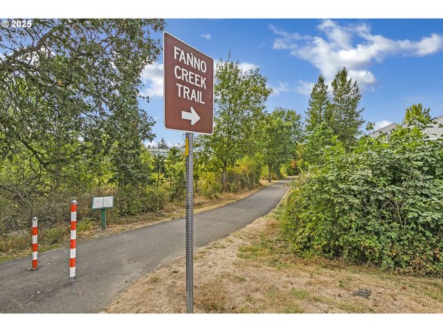 11220 Sw BUFFALO Pl, Portland, OR 97223