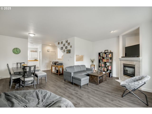 11220 Sw BUFFALO Pl, Portland, OR 97223