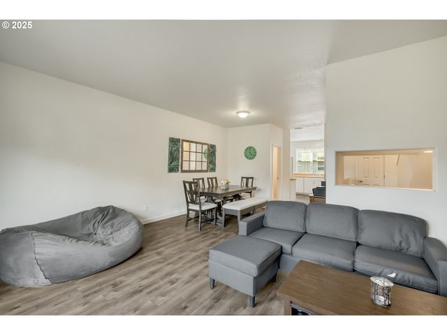 11220 Sw BUFFALO Pl, Portland, OR 97223