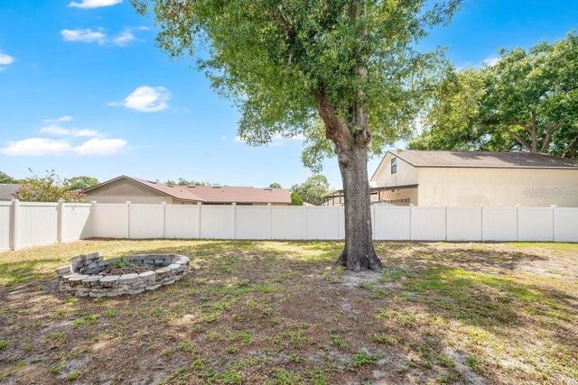 8327 MAID MARIONS TRAIL, Lakeland, FL 33809