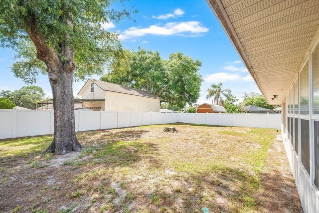 8327 MAID MARIONS TRAIL, Lakeland, FL 33809