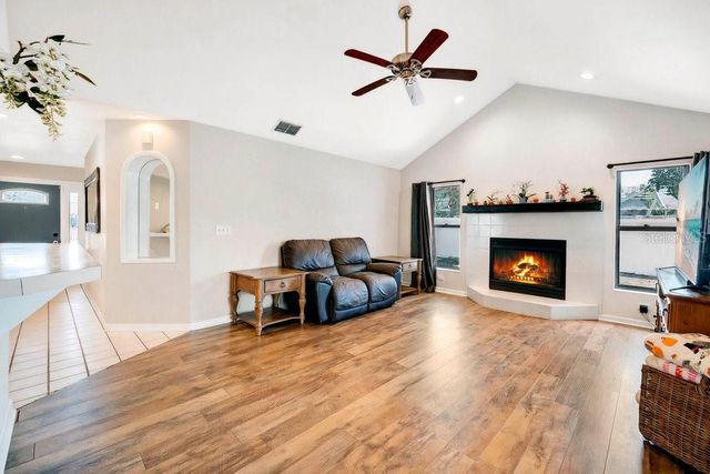 8327 MAID MARIONS TRAIL, Lakeland, FL 33809