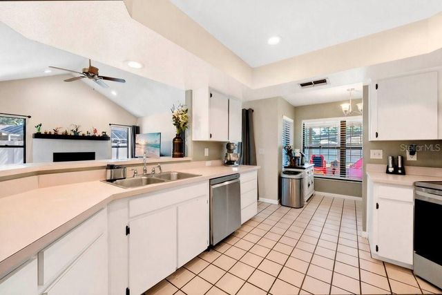8327 MAID MARIONS TRAIL, Lakeland, FL 33809
