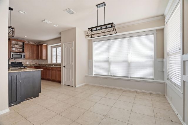 560 Vickie Street, Crowley, TX 76036