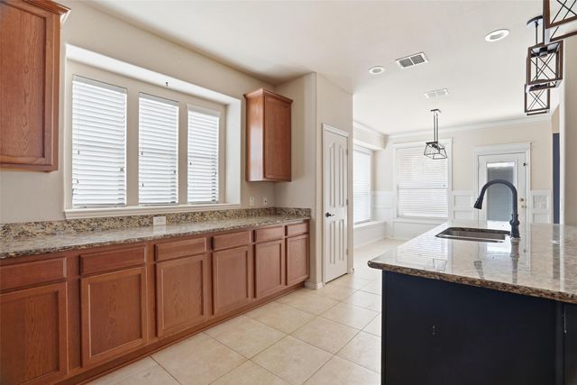 560 Vickie Street, Crowley, TX 76036