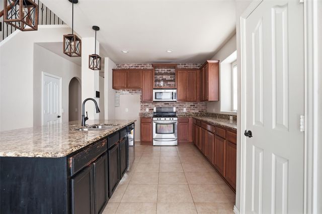 560 Vickie Street, Crowley, TX 76036