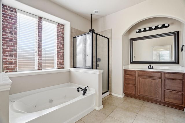 560 Vickie Street, Crowley, TX 76036