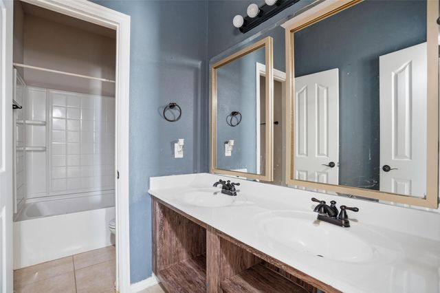 560 Vickie Street, Crowley, TX 76036