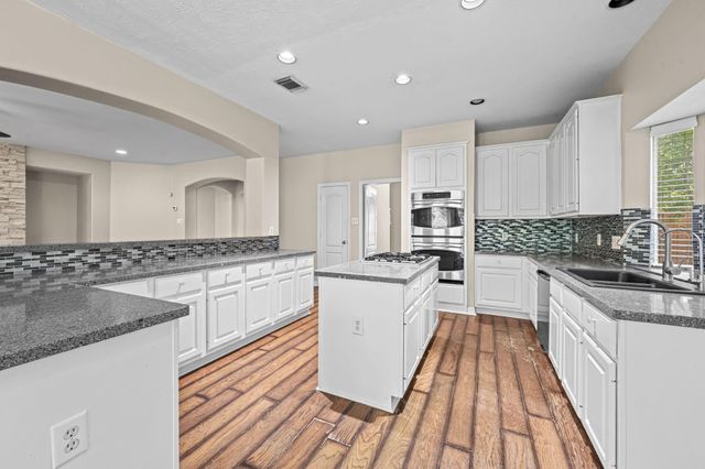 7803 Cadenza Court, Houston, TX 77040