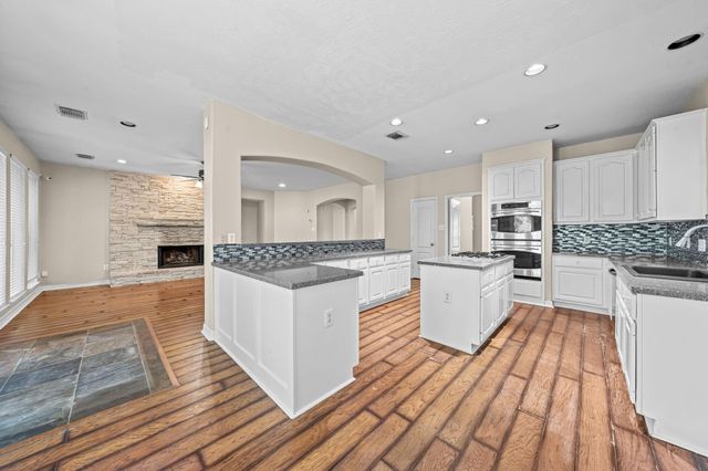 7803 Cadenza Court, Houston, TX 77040