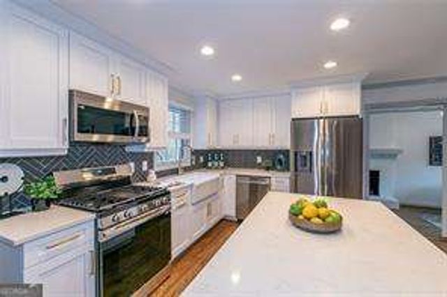 902 Scott Lane SW, Marietta, GA 30008