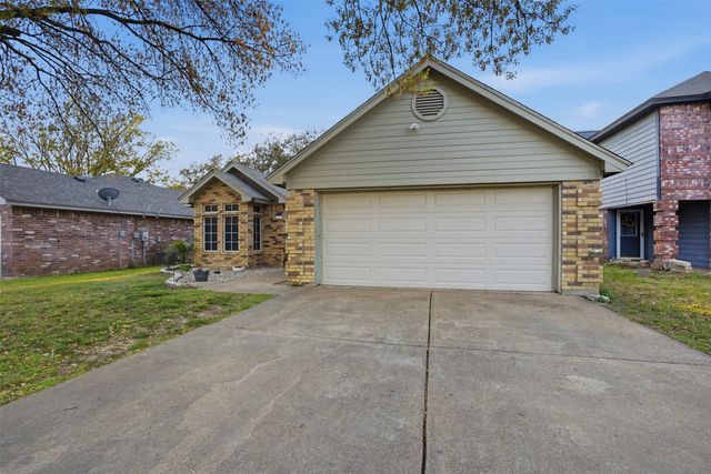 6305 Longmont Trail, Fort Worth, TX 76179