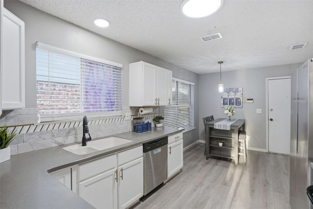 6305 Longmont Trail, Fort Worth, TX 76179