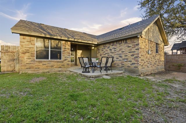 6305 Longmont Trail, Fort Worth, TX 76179