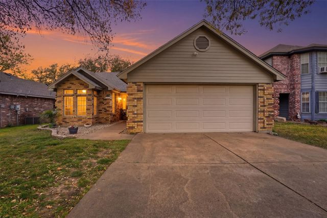 6305 Longmont Trail, Fort Worth, TX 76179