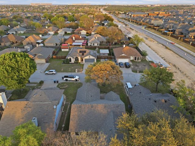 6305 Longmont Trail, Fort Worth, TX 76179
