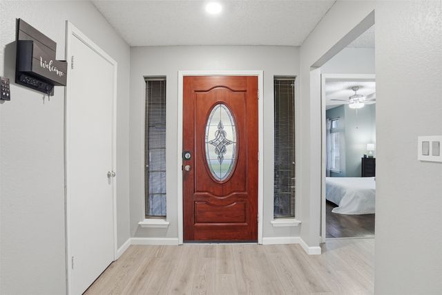 6305 Longmont Trail, Fort Worth, TX 76179