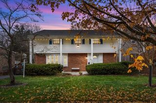 485 Milbeth Dr, Mt Lebanon, PA 15228