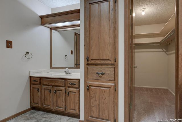 14215 INDIAN WOODS, San Antonio, TX 78249